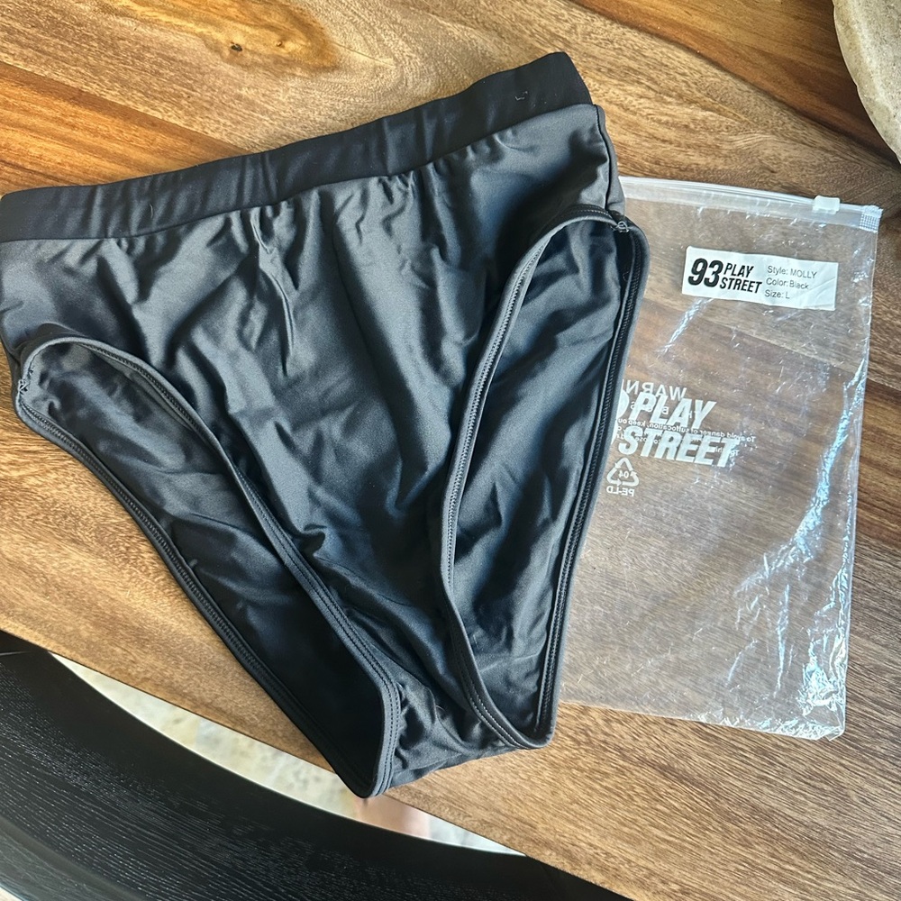 93 Play Street Black Molly Bottoms